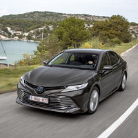 El Toyota Camry hybrid llega a España: una interesante berlina híbrida de 218 CV, desde 32.300 euros