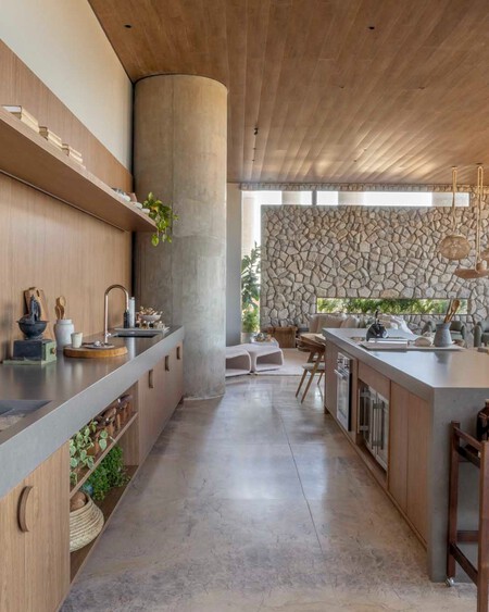 Bold Warm And Effortlessly Elegant This Kitchen By Studio Arch And Marmoraria Multipedras F 3