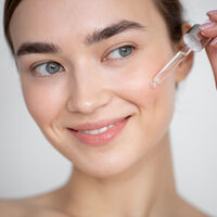 Los péptidos son el nuevo ingrediente “botox like” para mejorar arrugas y firmeza: cómo reconocer cremas y sérums donde encontrarlos