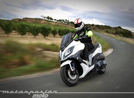 Kymco Xciting 400i ABS, prueba (conducción y prueba de ABS)