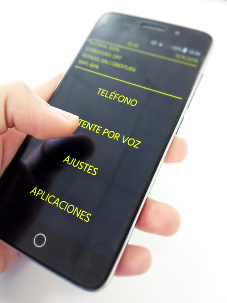 Primux Blind, la app que facilita el manejo de cualquier Android a personas con problemas graves de visión