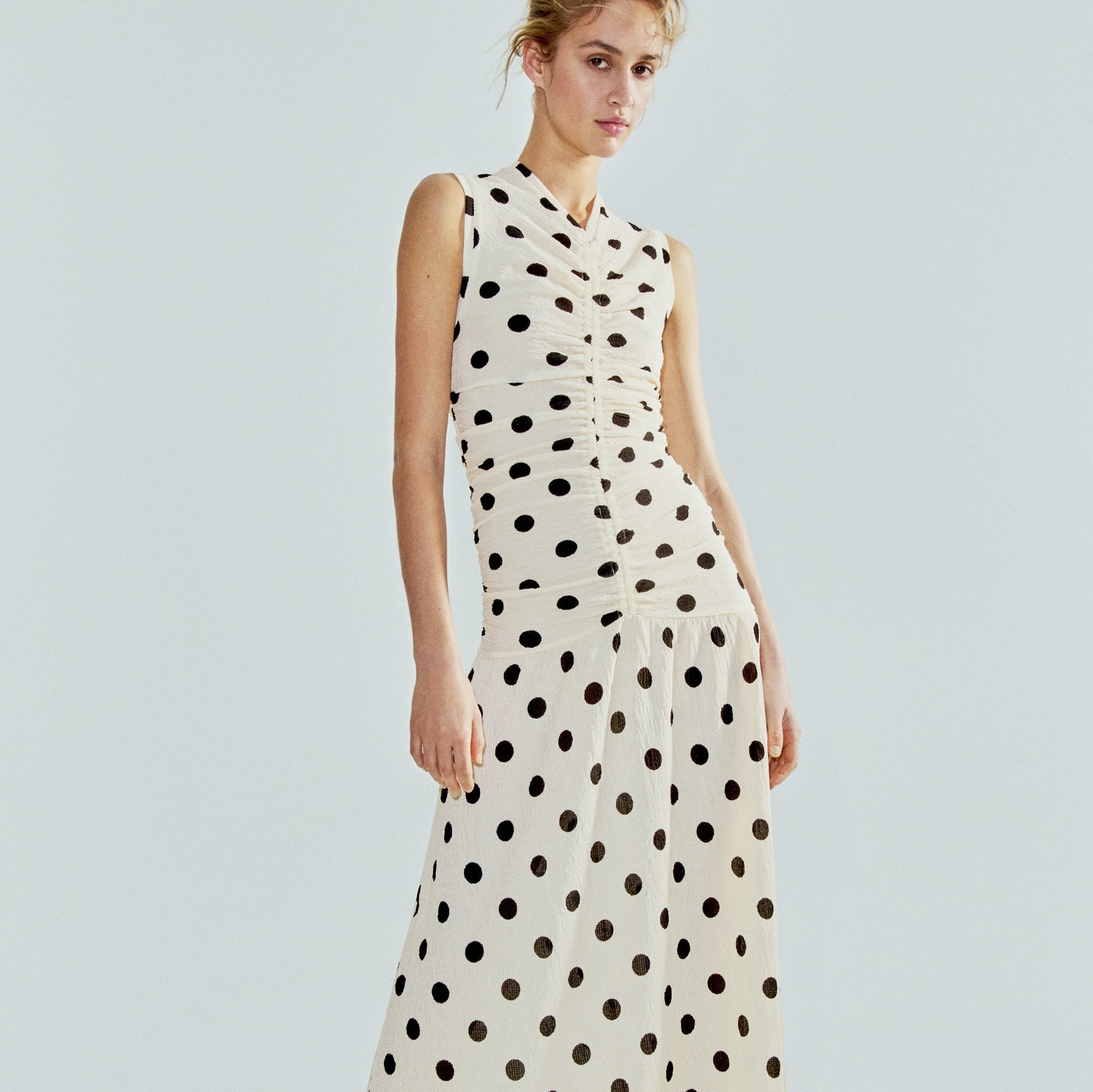 Vestido drapeado lunares