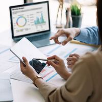 Los empleos que utilizan IA ganan 25% más en Argentina: la explicación tras una revolución tecnológica que no para de expandirse 