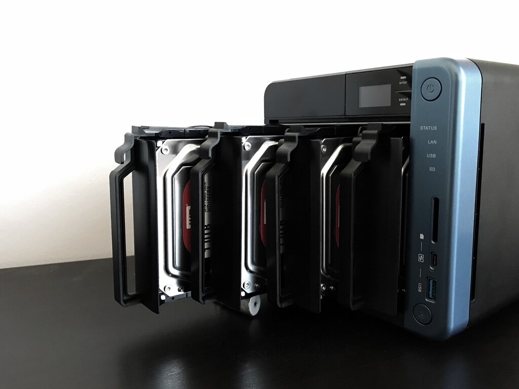 Controla tu NAS desde Android: los mejores paneles de control open source para manejarlo desde tu móvil 