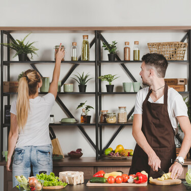 Dile adiós al caos en la encimera de la cocina o despensa con estos cinco accesorios para mantener siempre el orden