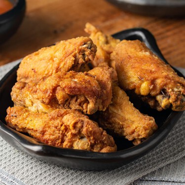 Lograr un pollo rebozado súper crujiente sin huevo es muy fácil si sustituyes la harina común por este otro ingrediente 