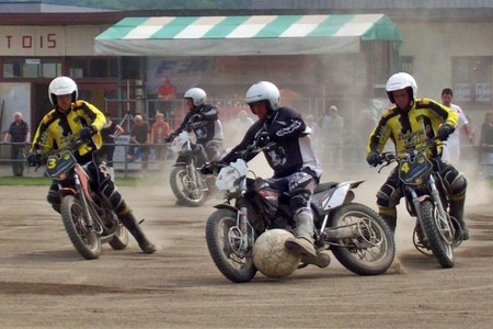 Olvida ya el mundial de fútbol y empieza a soñar con MotoBall: Quizá el mejor deporte de la historia