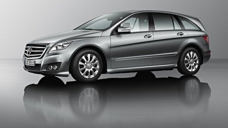 Los recientes tornados en EEUU paralizan dos fábricas de Mercedes-Benz y Toyota