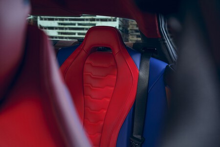 Bmw The 8 X Jeff Koons