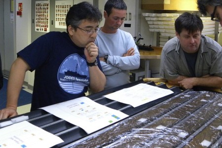 Se logran revivir en laboratorio estos microbios de 100 millones de años