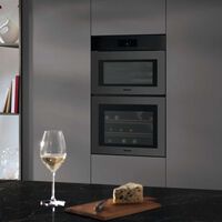Los electrodomésticos en color blanco o acero estaban bien hace 10 años. Ahora estas son las tendencias en cocinas premium según Miele  