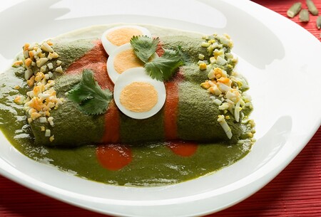 Papadzules. Receta fácil de la cocina tradicional mexicana