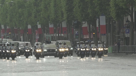 desfile macron