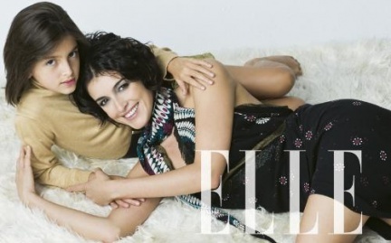 Madres famosas y muy sexys posan para la revista Elle