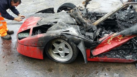 Ferrari F40 Arde Tras Restaurarlo 2