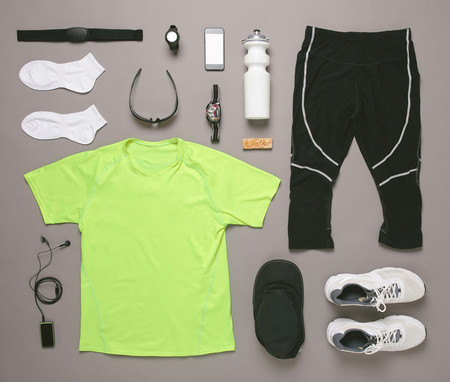 Todos los accesorios que no necesitas para ser runner (y que son puro postureo)