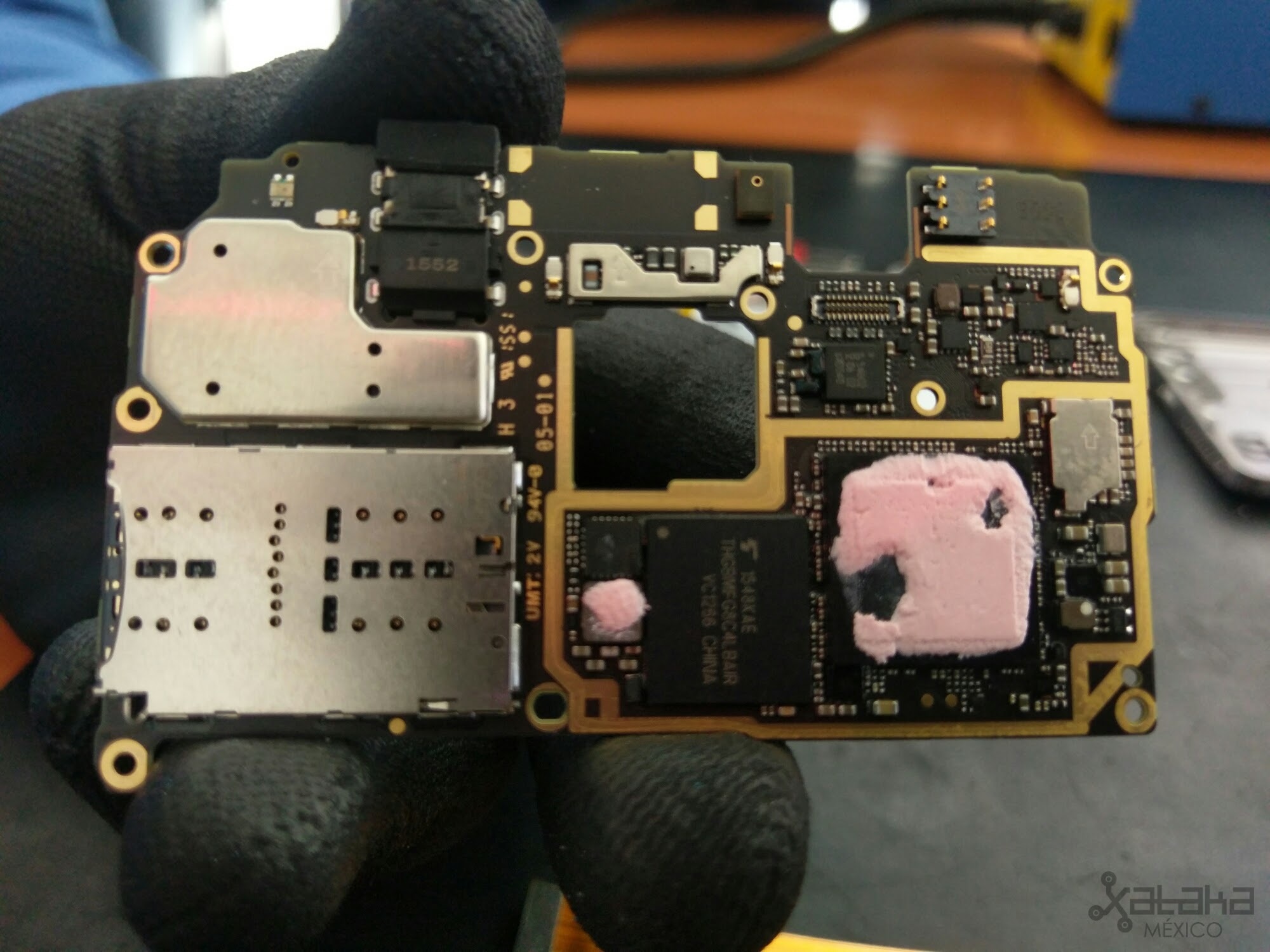 Foto de Desensamble del Huawei Mate 8 (4/8)