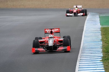 f1_virgin-racing-por-delante-de-ferrari.jpg