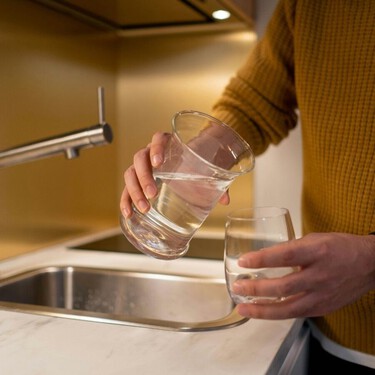 La ingeniera química Laura Ferràndez: "Siempre bebo agua del grifo, pasa más controles de calidad de lo que pensamos" 