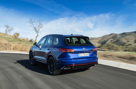 Nuevo Volkswagen Touareg R: el SUV híbrido enchufable de 462 CV y etiqueta CERO llega a España desde 93.195 euros
