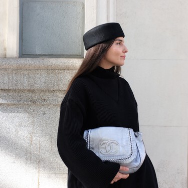 Massimo Dutti arrasa con la falda más bonita de otoño-invierno que llevaremos con un jersey oversize