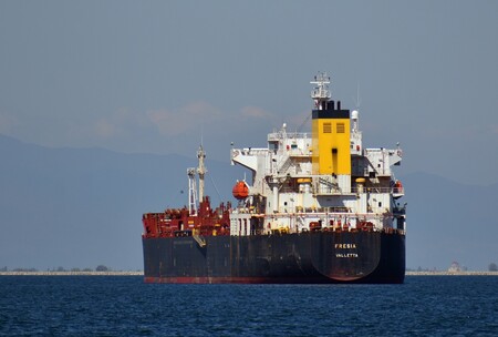Cargo Ship 6576795 1920