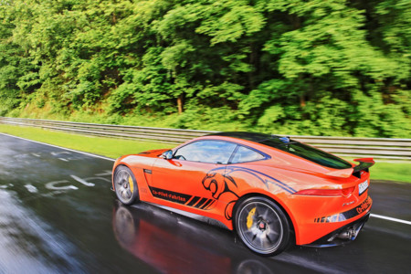 ¿Una vuelta a Nürburgring Nordschleife en el Jaguar F-Type SVR?