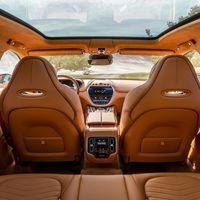El Aston Martin DBX nos enseña el interior de su primer SUV a sólo unos días de presentarlo