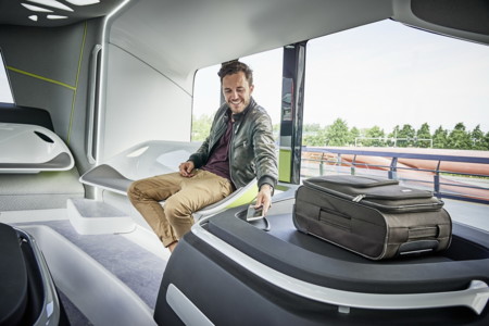 2016 Mercedes Benz Future Bus 21