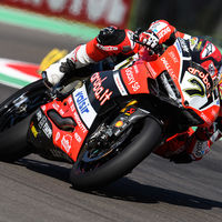 Chaz Davies golpea primero y se adjudica el mejor tiempo del viernes en SBK