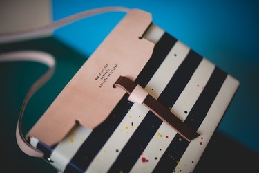 Los bolsos de las chicas modernas y urbanitas los firma p[pi:]