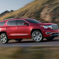 Nueva GMC Acadia 2017, pierde peso y gana eficiencia y tecnología