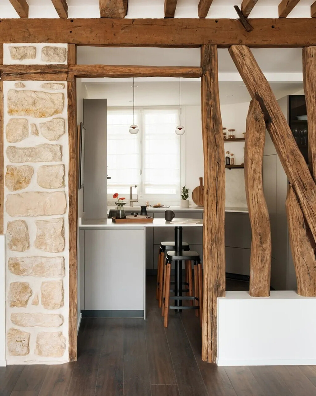 Adiós a la bolsa de las bolsas en la cocina: las mejores alternativas que organizan este sistema y decoran a la vez