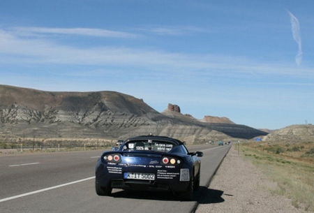 Otra vuelta al mundo en coche eléctrico: ahora un Tesla Roadster y solo en 80 días