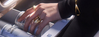 Xiaomi no solo mantiene mi función favorita del coche SU7, sino que la ha mejorado: ojo al 'frigorífico de a bordo' que enfría latas y calienta cafés