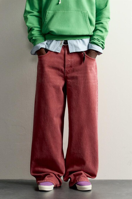 La Nostalgia De Los Ochenta Se Vive A Todo Color Con La Coleccion Capsula De Zara Que Es Tan Comoda Y Optimista Para Este Otono
