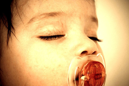 Cuatro remedios caseros para bajar la temperatura de los bebés y niños con fiebre