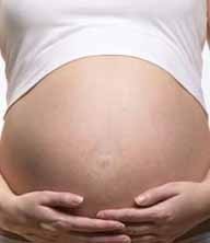 El alcohol en el embarazo afecta más a las niñas, mientras que el tabaco afecta más a los niños