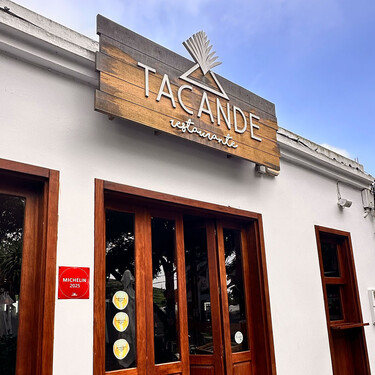 En el pueblo de César Manrique, este restaurante de Lanzarote se ha convertido en el epicentro del buen comer 