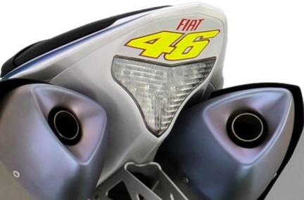 Yamaha R1 LE con los colores de Rossi