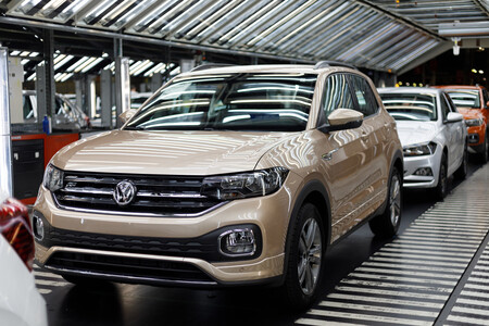 Nuevos paros de producción en las plantas de Figueruelas y Vigo, que se suman a los de Martorell y Navarra