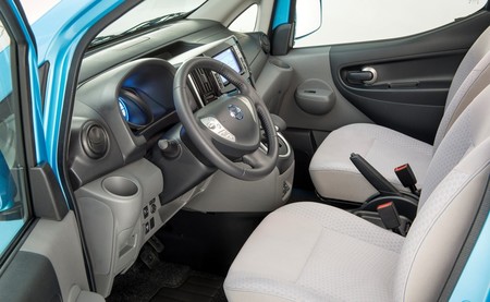 Nissan e-NV200 de pasajeros interior