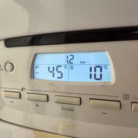 Mi caldera tiene un botón al que no hacía caso: el técnico me recomendó pulsarlo cuando llega el verano (y el invierno)