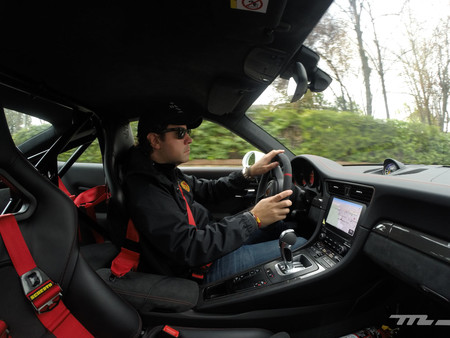 Porsche 911 GT3 interior conduciendo