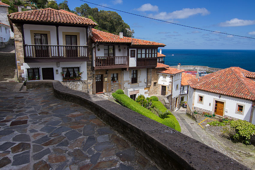Los pueblos más bonitos de España son perfectos para viajar con niños: cinco opciones que harán las delicias de los más pequeños 