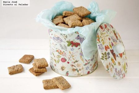 Galletas saladas de nueces, parmesano y aceitunas negras. Receta con Thermomix