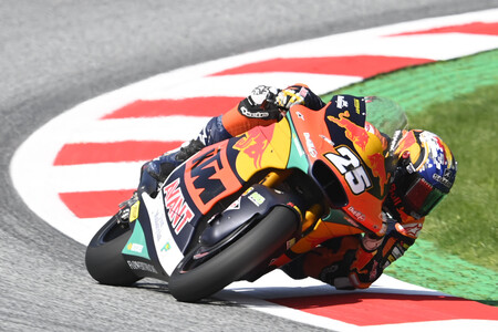 ¡Revolución rookie! Raúl Fernández bate a Ai Ogura para conectarse al mundial de Moto2