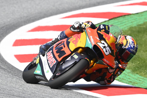 ¡Revolución rookie! Raúl Fernández bate a Ai Ogura para conectarse al mundial de Moto2