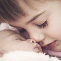 ¿Cuántos años deberían llevarse los hermanos? La diferencia de edad ideal no existe