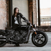 La Indian Scout Bobber Sixty es la Indian más barata y la respuesta a la Harley-Davidson Softail Standard, por 2.100 euros menos